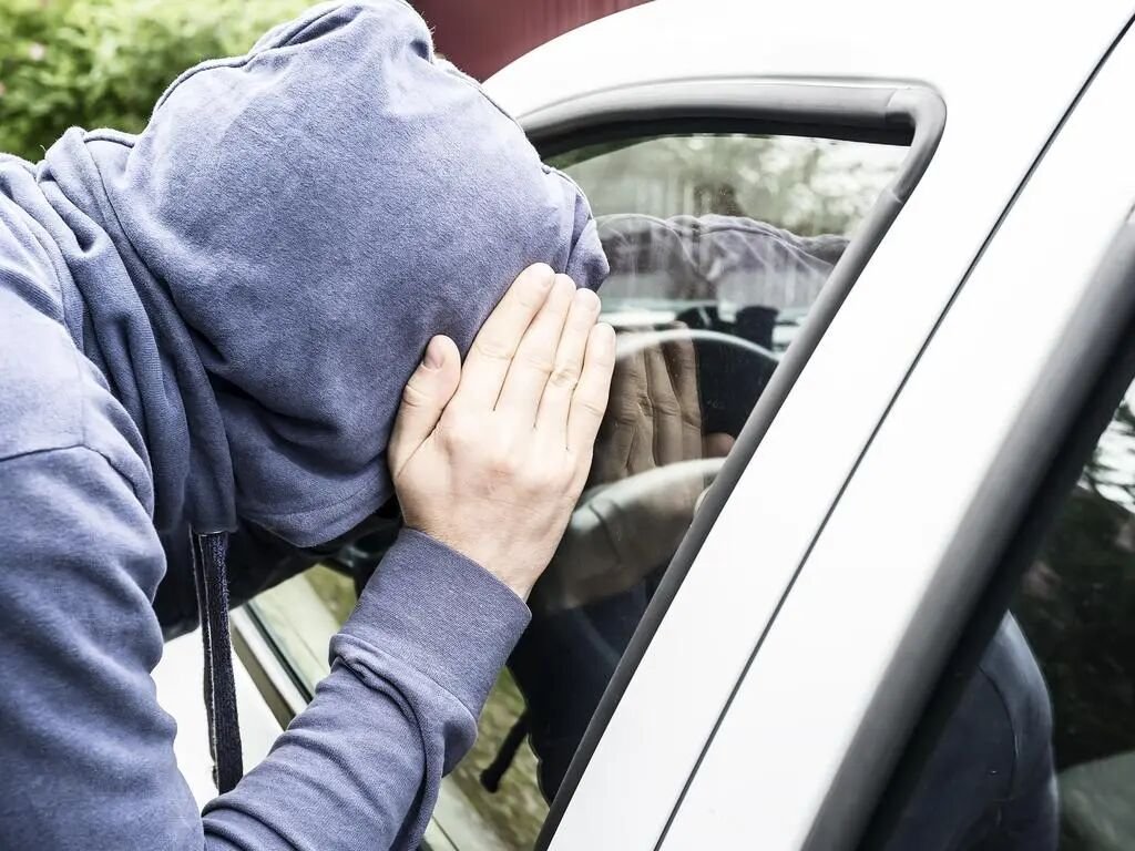 The Australian Financial Complaints Authority decided the empty vehicle remained “attended” – using a test from a 1962 UK case about the theft of diamonds from a salesman who had gone to the toilet. Picture: iStock
